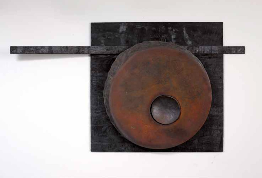 016 Moon over calm water 2002 forged iron bunt wood 120x120x10
